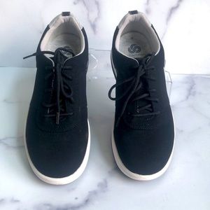 COPY - Clarks Cloudsteppers Black Snack Sneakers Size 7.5M lace up discontinued